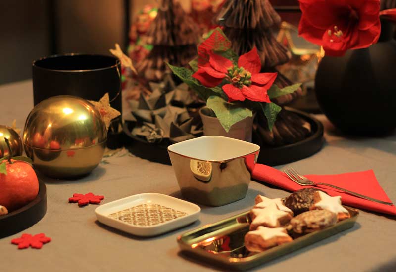 goldene Teller Weihnachten - goldene Platzteller - Bild mit Tischdeko an Weihnachten